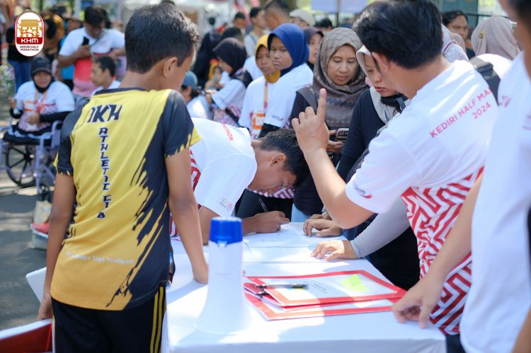 Race photo from Kediri Half Marathon 2024