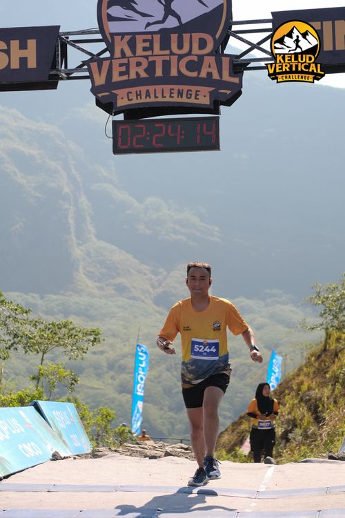 Race photo from Kelud Vertical Challenge 2024