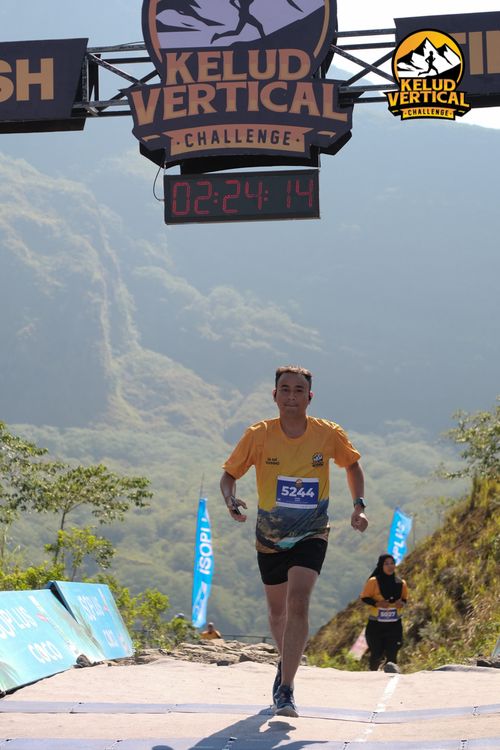 Race photo from Kelud Vertical Challenge 2024