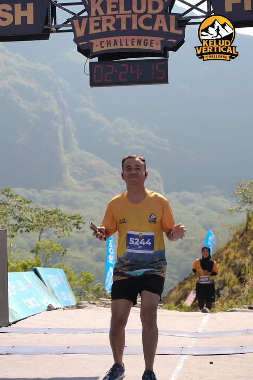 Race photo from Kelud Vertical Challenge 2024