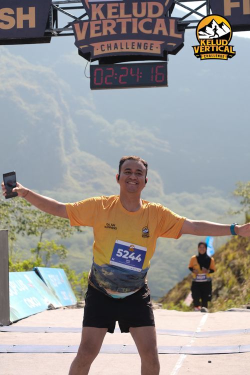Race photo from Kelud Vertical Challenge 2024