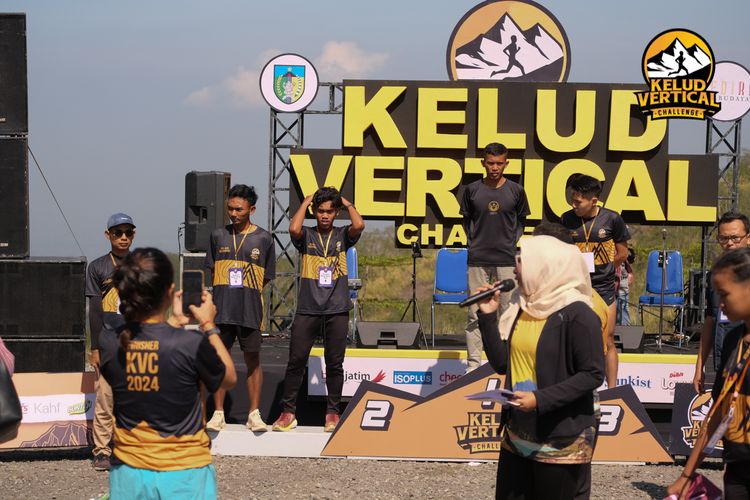 Race photo from Kelud Vertical Challenge 2024