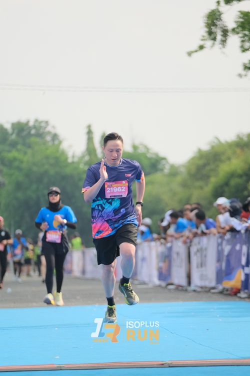 Race photo from Isoplus Run 2024 Surabaya