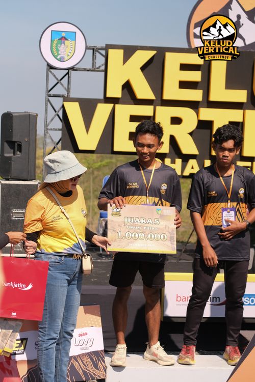 Race photo from Kelud Vertical Challenge 2024