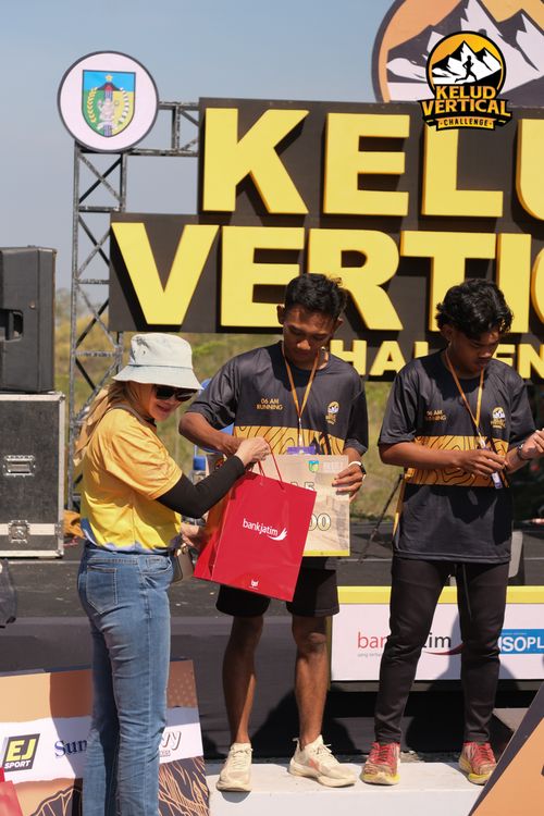 Race photo from Kelud Vertical Challenge 2024