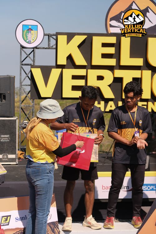Race photo from Kelud Vertical Challenge 2024