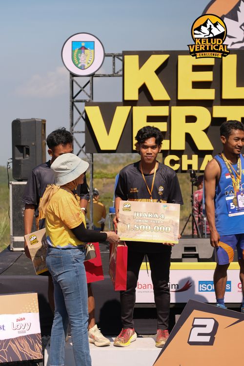 Race photo from Kelud Vertical Challenge 2024