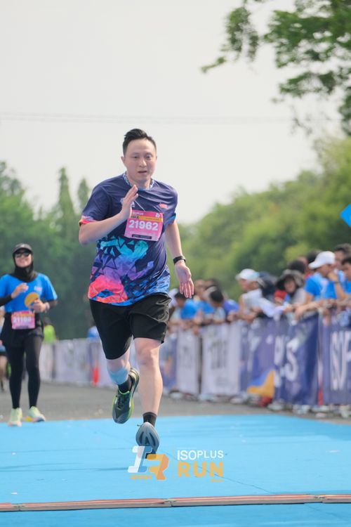 Race photo from Isoplus Run 2024 Surabaya