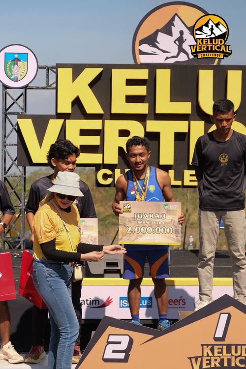 Race photo from Kelud Vertical Challenge 2024