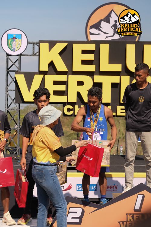 Race photo from Kelud Vertical Challenge 2024