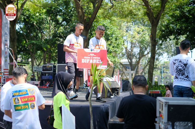Race photo from Kediri Half Marathon 2024