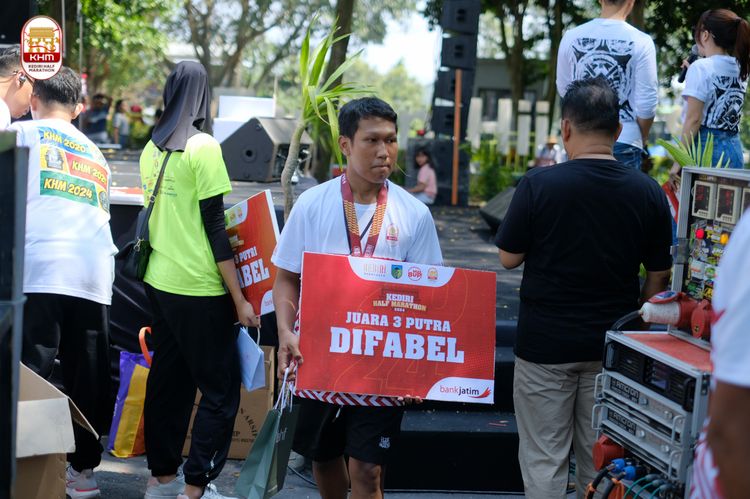 Race photo from Kediri Half Marathon 2024