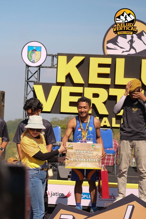 Race photo from Kelud Vertical Challenge 2024