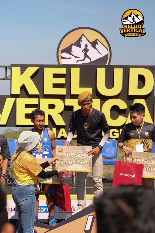 Race photo from Kelud Vertical Challenge 2024