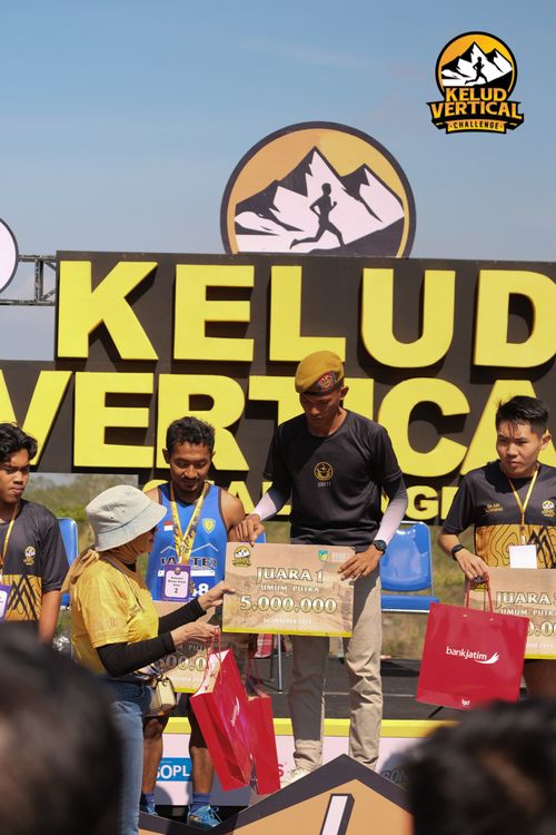 Race photo from Kelud Vertical Challenge 2024