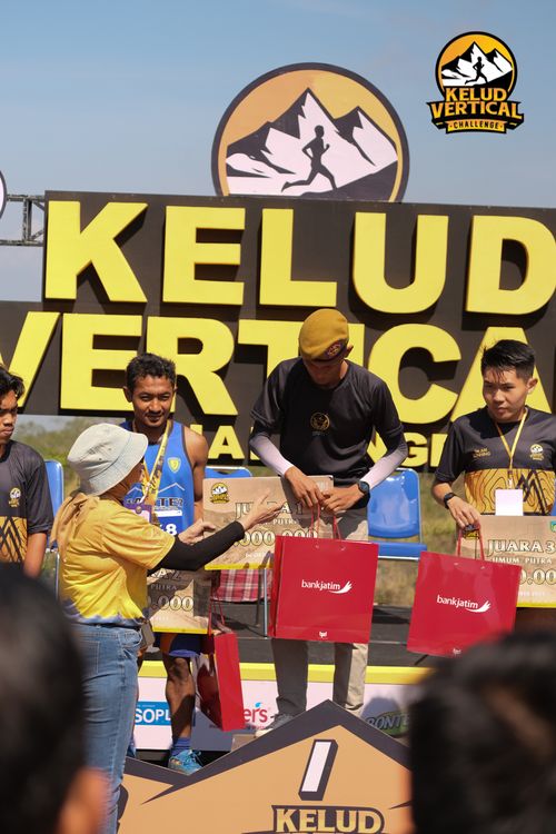 Race photo from Kelud Vertical Challenge 2024
