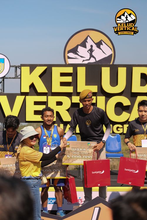 Race photo from Kelud Vertical Challenge 2024