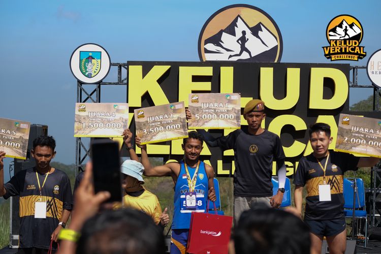 Race photo from Kelud Vertical Challenge 2024