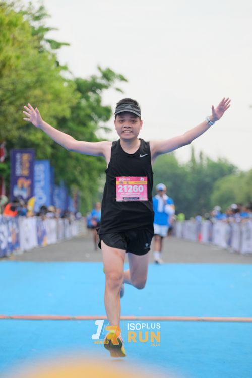 Race photo from Isoplus Run 2024 Surabaya