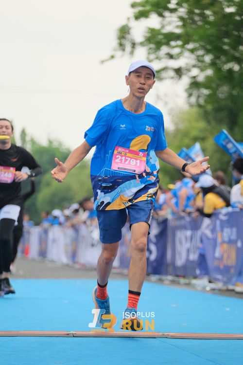 Race photo from Isoplus Run 2024 Surabaya