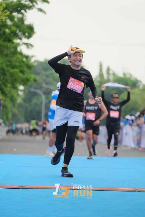 Race photo from Isoplus Run 2024 Surabaya