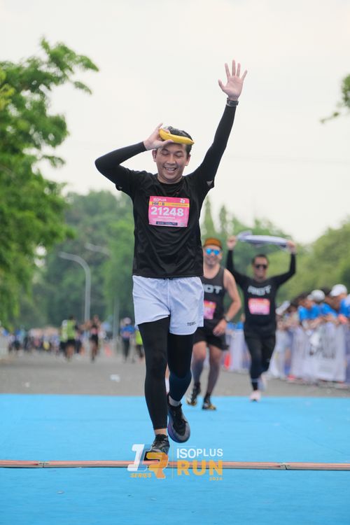 Race photo from Isoplus Run 2024 Surabaya