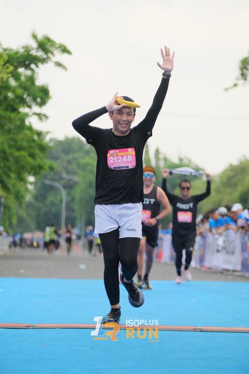Race photo from Isoplus Run 2024 Surabaya
