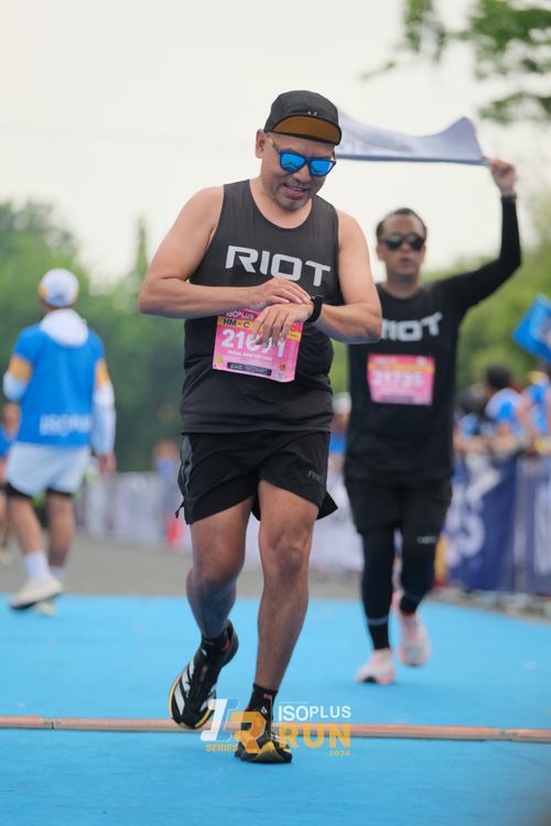 Race photo from Isoplus Run 2024 Surabaya