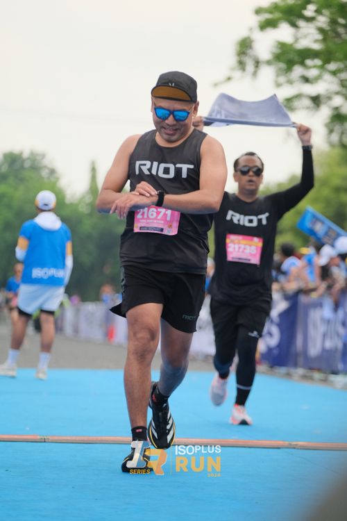 Race photo from Isoplus Run 2024 Surabaya
