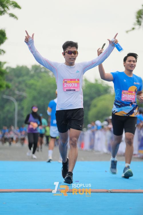 Race photo from Isoplus Run 2024 Surabaya