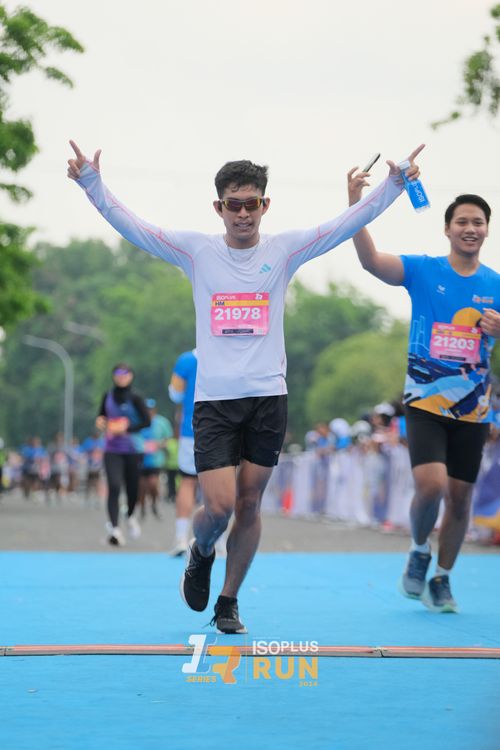 Race photo from Isoplus Run 2024 Surabaya