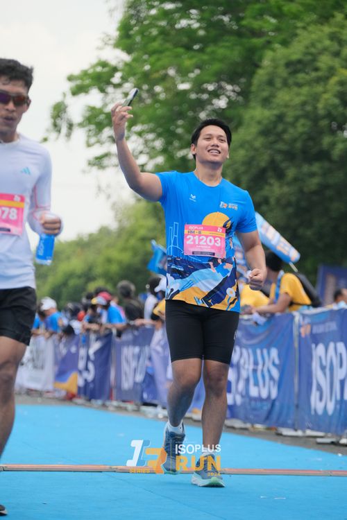 Race photo from Isoplus Run 2024 Surabaya