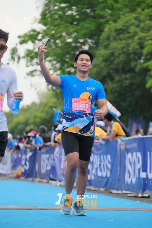 Race photo from Isoplus Run 2024 Surabaya