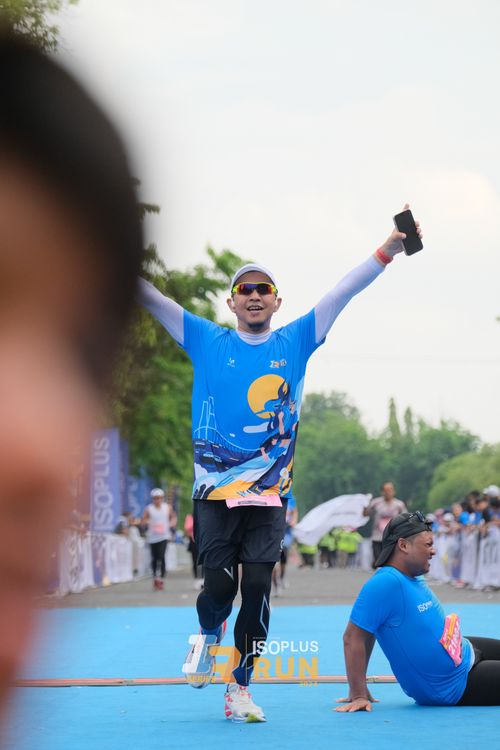Race photo from Isoplus Run 2024 Surabaya