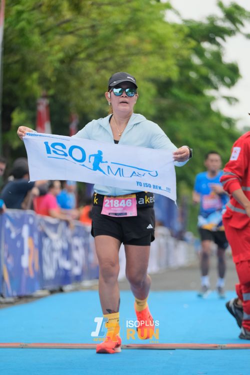 Race photo from Isoplus Run 2024 Surabaya