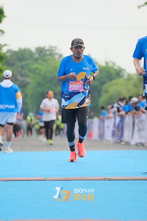 Race photo from Isoplus Run 2024 Surabaya