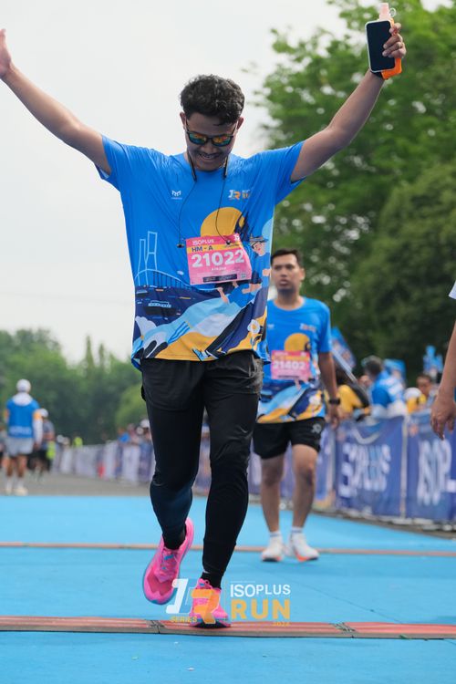 Race photo from Isoplus Run 2024 Surabaya