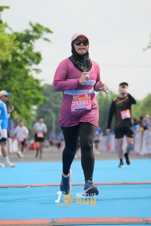 Race photo from Isoplus Run 2024 Surabaya