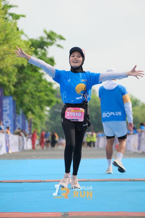 Race photo from Isoplus Run 2024 Surabaya