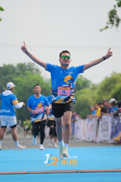 Race photo from Isoplus Run 2024 Surabaya