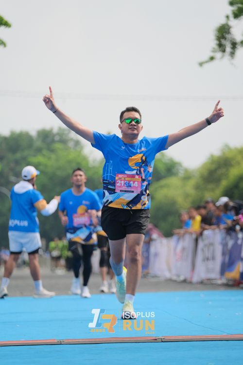 Race photo from Isoplus Run 2024 Surabaya