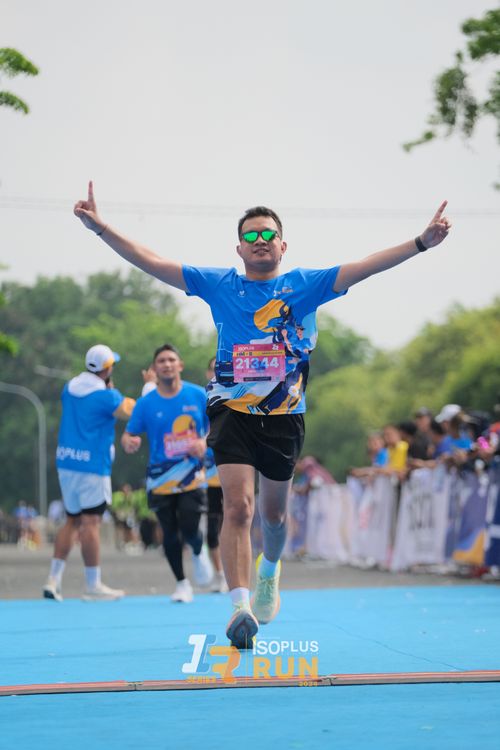 Race photo from Isoplus Run 2024 Surabaya