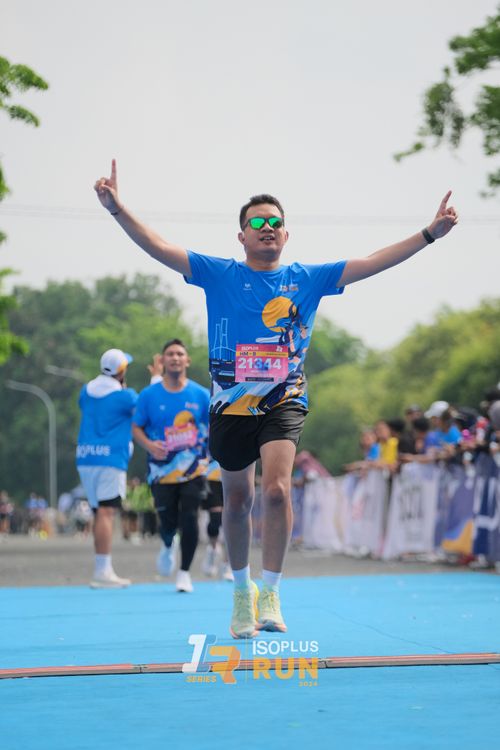 Race photo from Isoplus Run 2024 Surabaya
