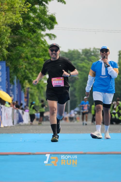 Race photo from Isoplus Run 2024 Surabaya