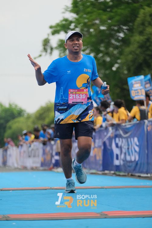 Race photo from Isoplus Run 2024 Surabaya