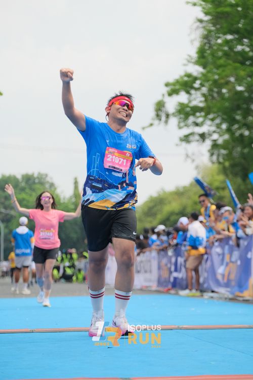 Race photo from Isoplus Run 2024 Surabaya