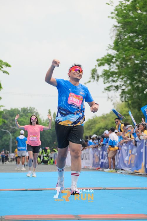 Race photo from Isoplus Run 2024 Surabaya