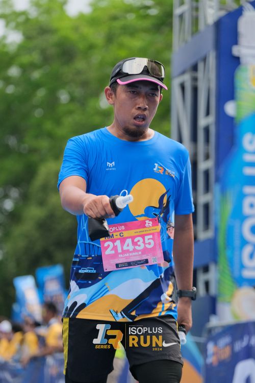 Race photo from Isoplus Run 2024 Surabaya
