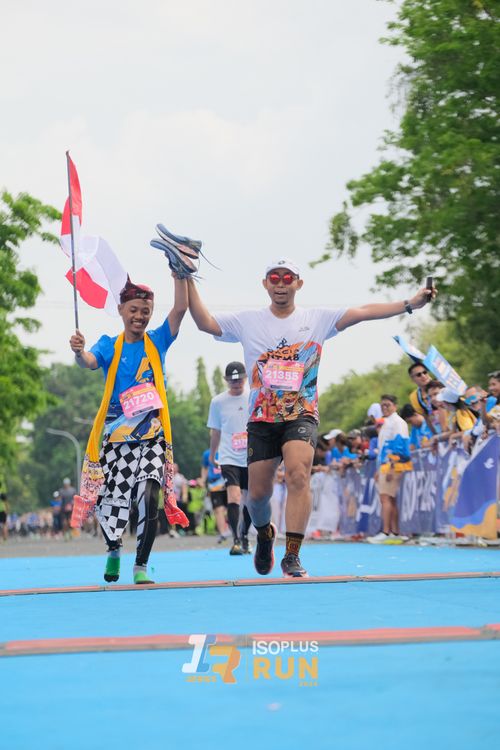 Race photo from Isoplus Run 2024 Surabaya