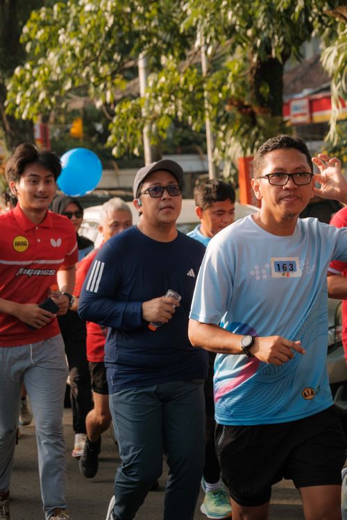 Race photo from Running 5 K